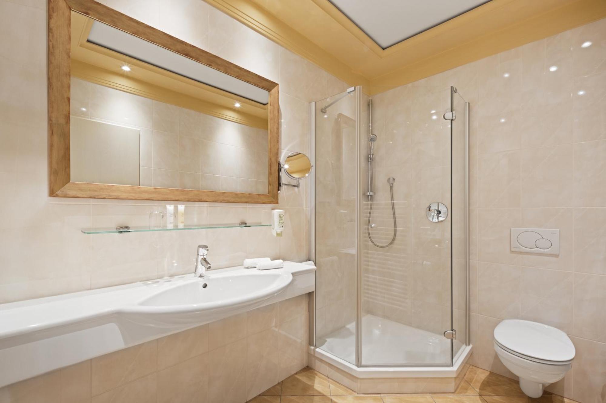 Hotel Dreifluessehof Gaestehaus Passau Bagian luar foto